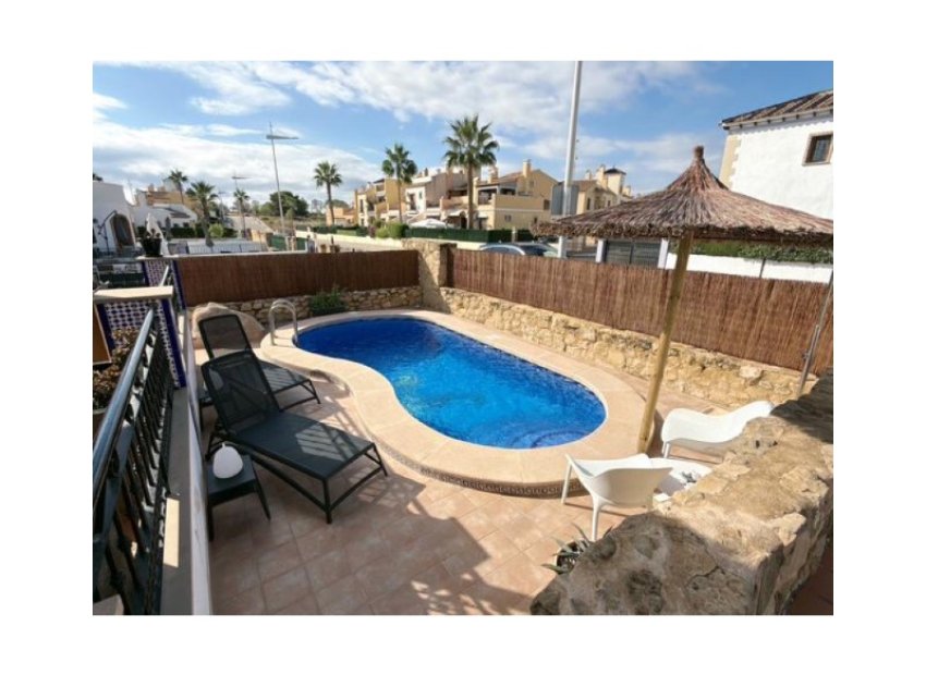 Herverkoop - Vrijstaande woning / Villa -
Algorfa