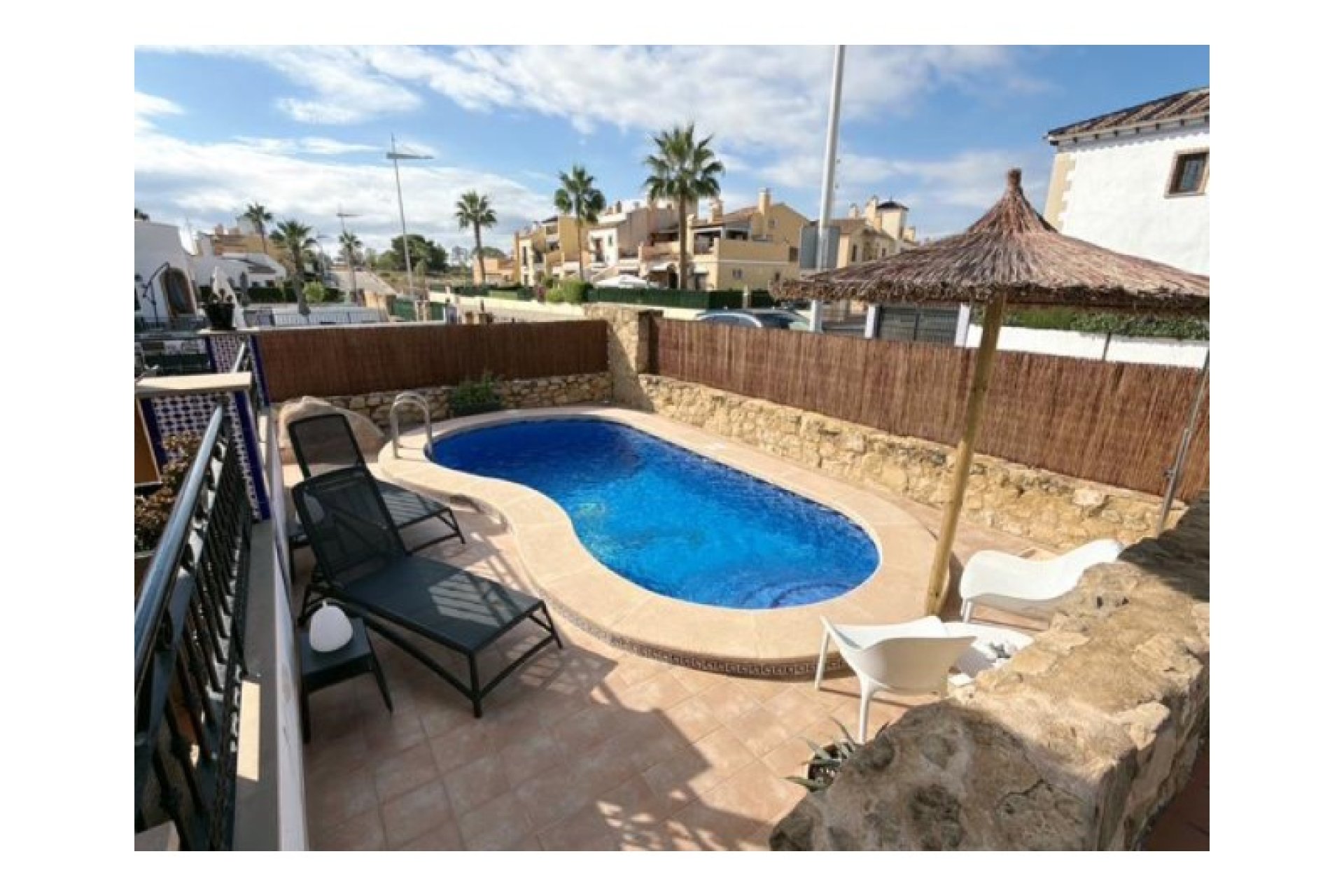 Herverkoop - Vrijstaande woning / Villa -
Algorfa