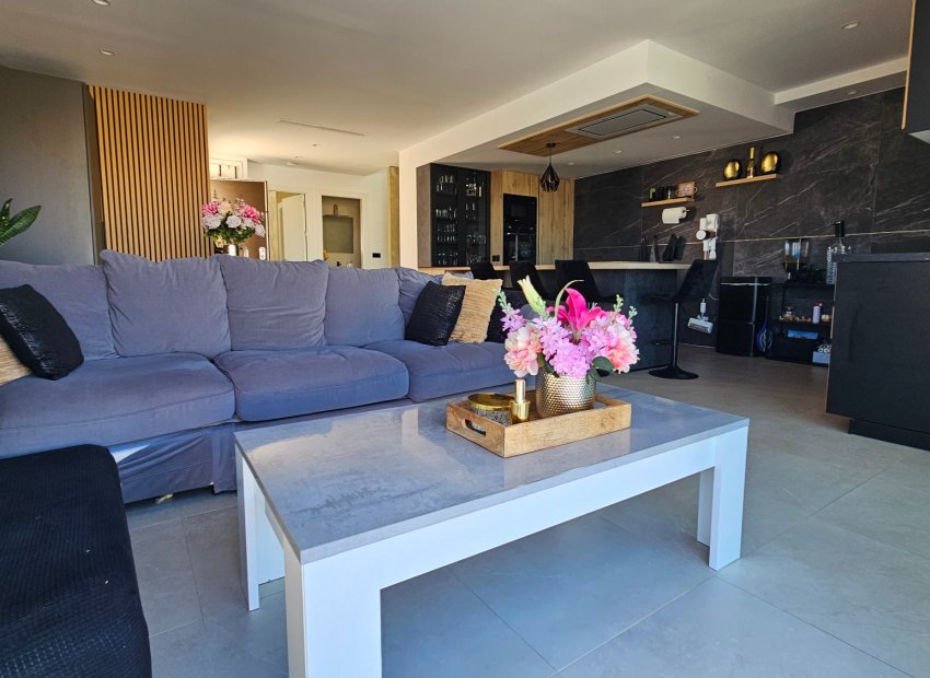 Herverkoop - Vrijstaande woning / Villa -
Algorfa