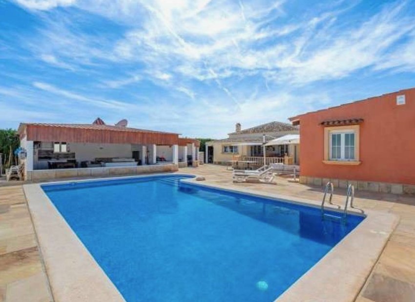 Herverkoop - Vrijstaande woning / Villa -
Almoradí - Heredades