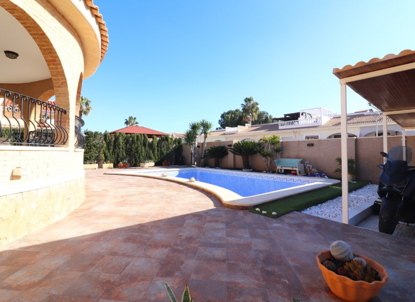 Herverkoop - Vrijstaande woning / Villa -
Benijofar - Monte Azul