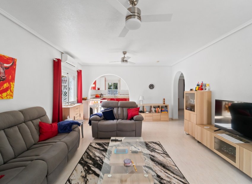 Herverkoop - Vrijstaande woning / Villa -
Benijofar - Monte Azul