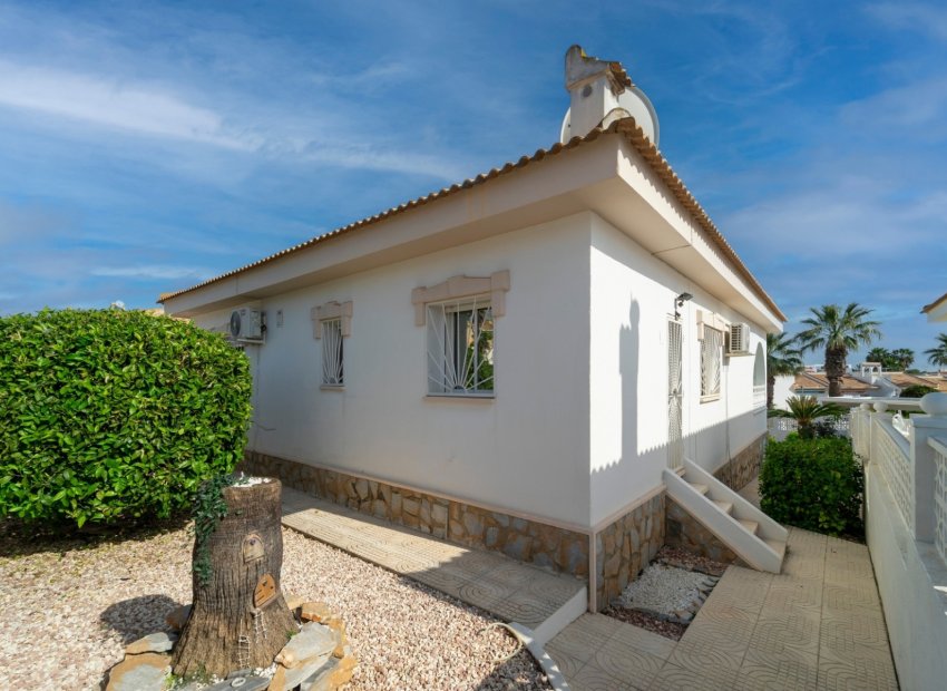 Herverkoop - Vrijstaande woning / Villa -
Benijofar - Monte Azul