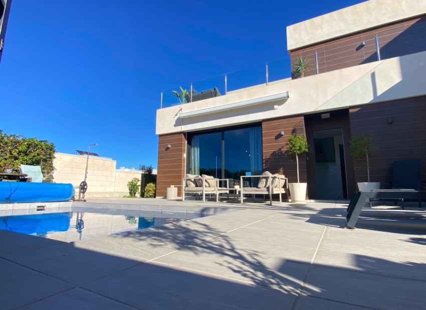 Herverkoop - Vrijstaande woning / Villa -
Benijofar