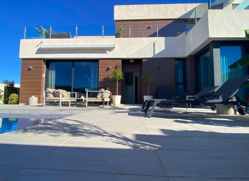 Herverkoop - Vrijstaande woning / Villa -
Benijofar