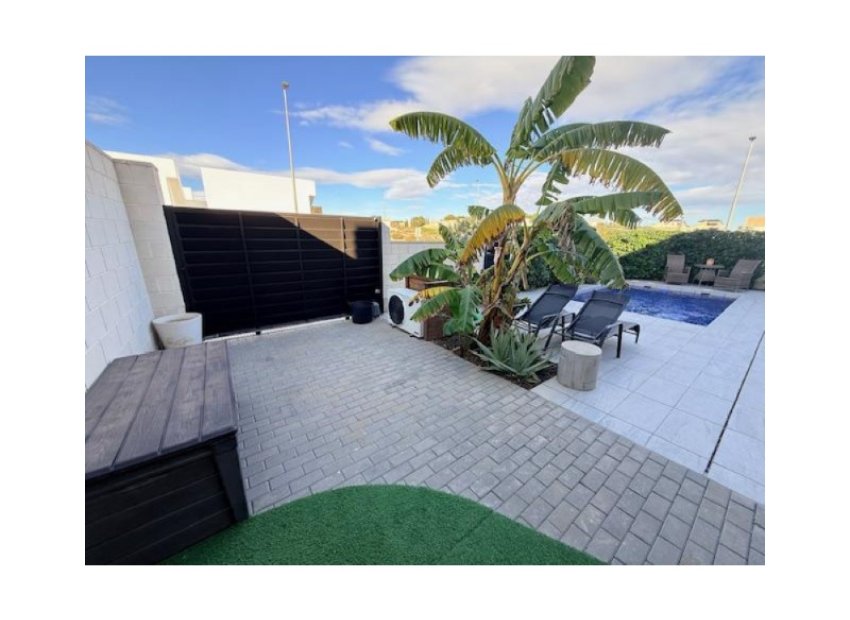 Herverkoop - Vrijstaande woning / Villa -
Benijofar