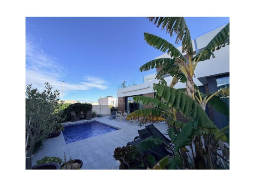 Herverkoop - Vrijstaande woning / Villa -
Benijofar