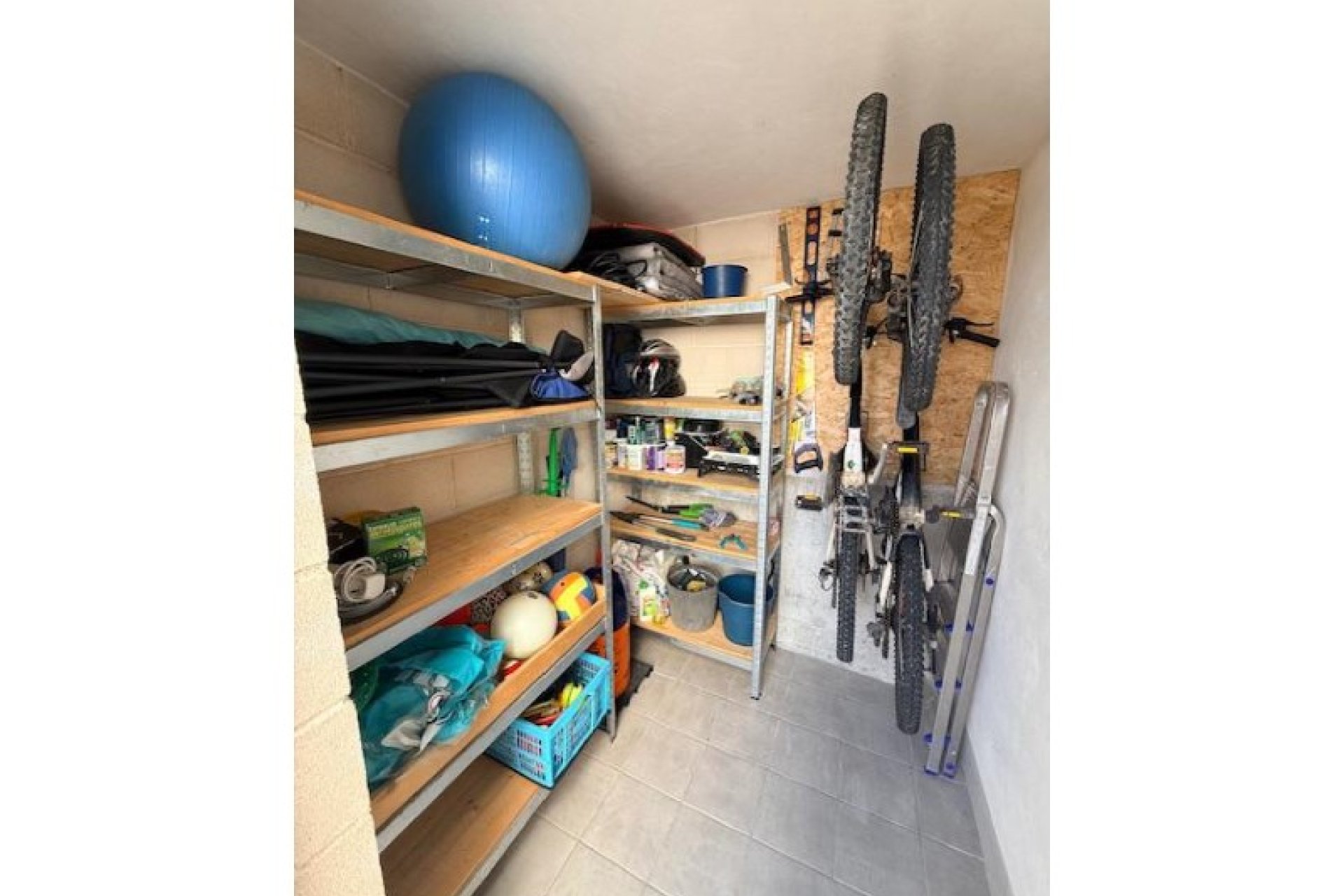 Herverkoop - Vrijstaande woning / Villa -
Benijofar