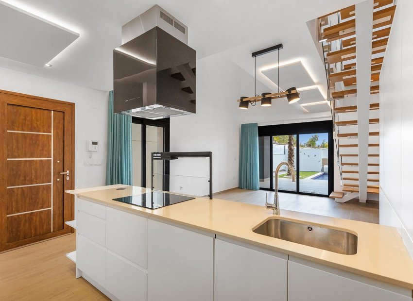 Herverkoop - Vrijstaande woning / Villa -
Benijofar