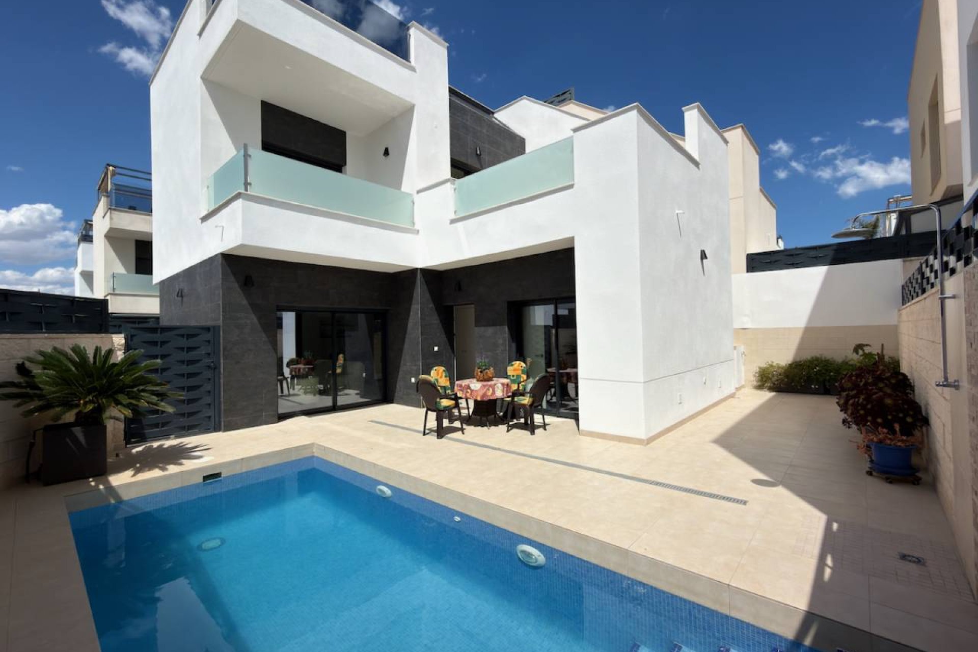 Herverkoop - Vrijstaande woning / Villa -
Benijofar