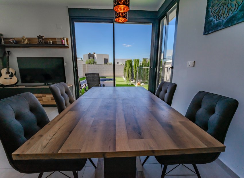 Herverkoop - Vrijstaande woning / Villa -
Benijofar