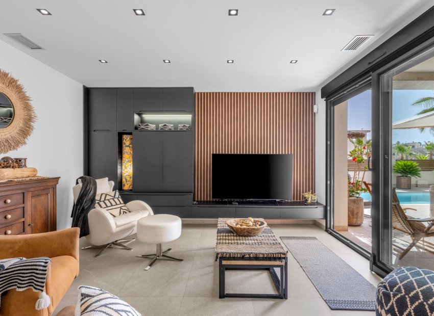 Herverkoop - Vrijstaande woning / Villa -
Benijofar