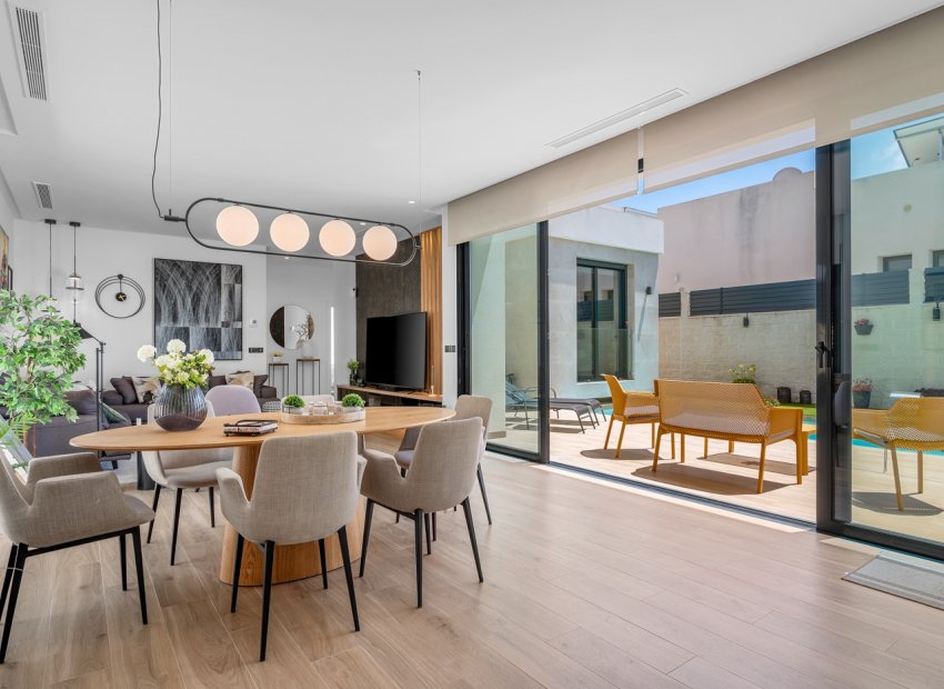 Herverkoop - Vrijstaande woning / Villa -
Benijofar