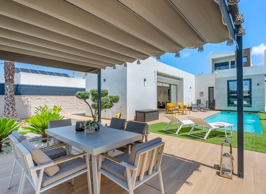 Herverkoop - Vrijstaande woning / Villa -
Benijofar