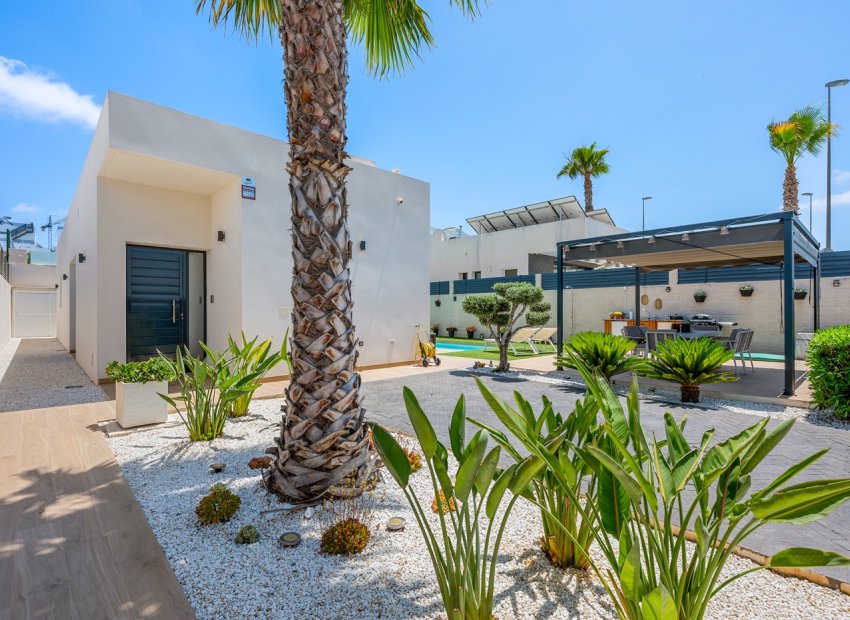 Herverkoop - Vrijstaande woning / Villa -
Benijofar