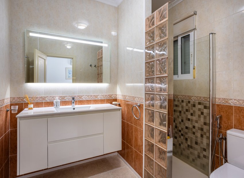 Herverkoop - Vrijstaande woning / Villa -
Bigastro - Villas Andrea