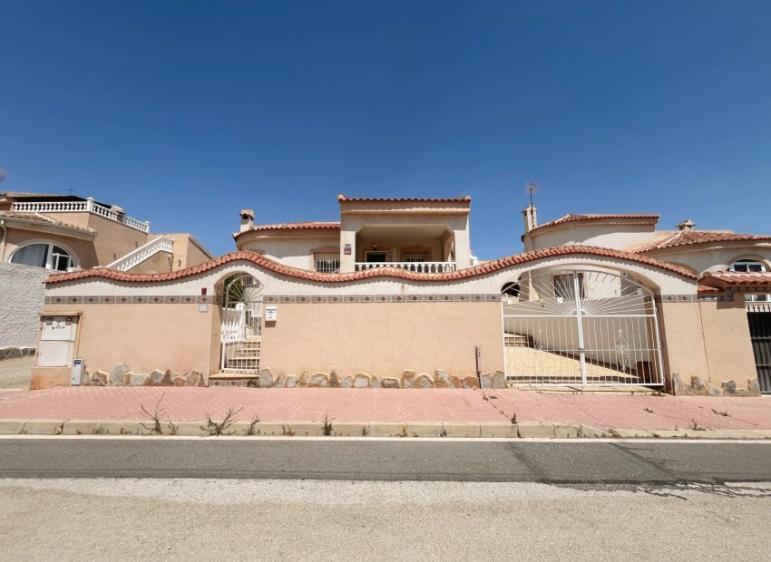 Herverkoop - Vrijstaande woning / Villa -
Ciudad Quesada - Rojales - Airstrip
