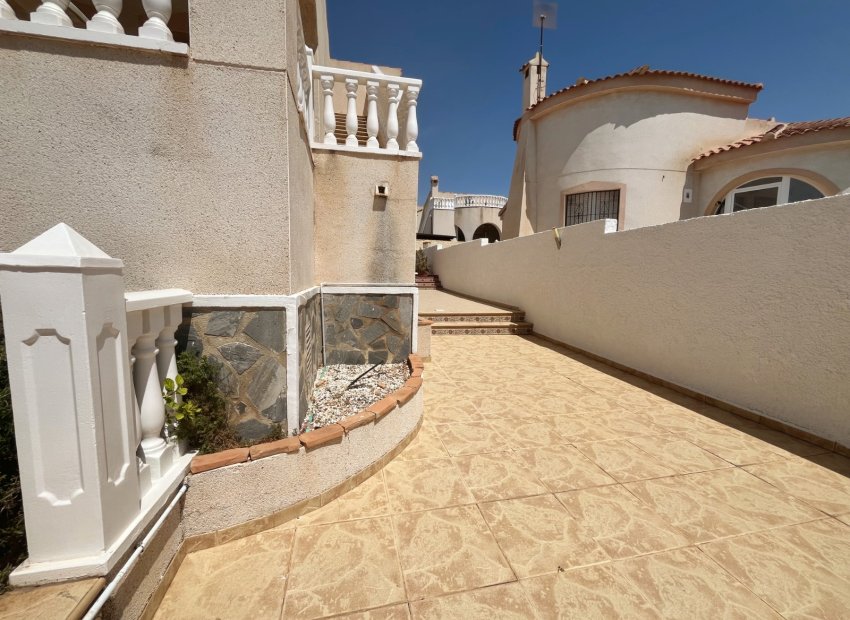 Herverkoop - Vrijstaande woning / Villa -
Ciudad Quesada - Rojales - Airstrip