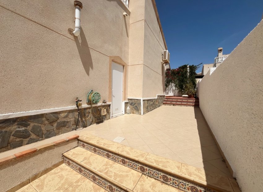 Herverkoop - Vrijstaande woning / Villa -
Ciudad Quesada - Rojales - Airstrip