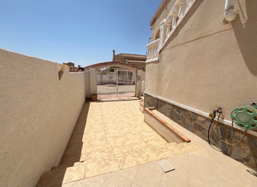 Herverkoop - Vrijstaande woning / Villa -
Ciudad Quesada - Rojales - Airstrip