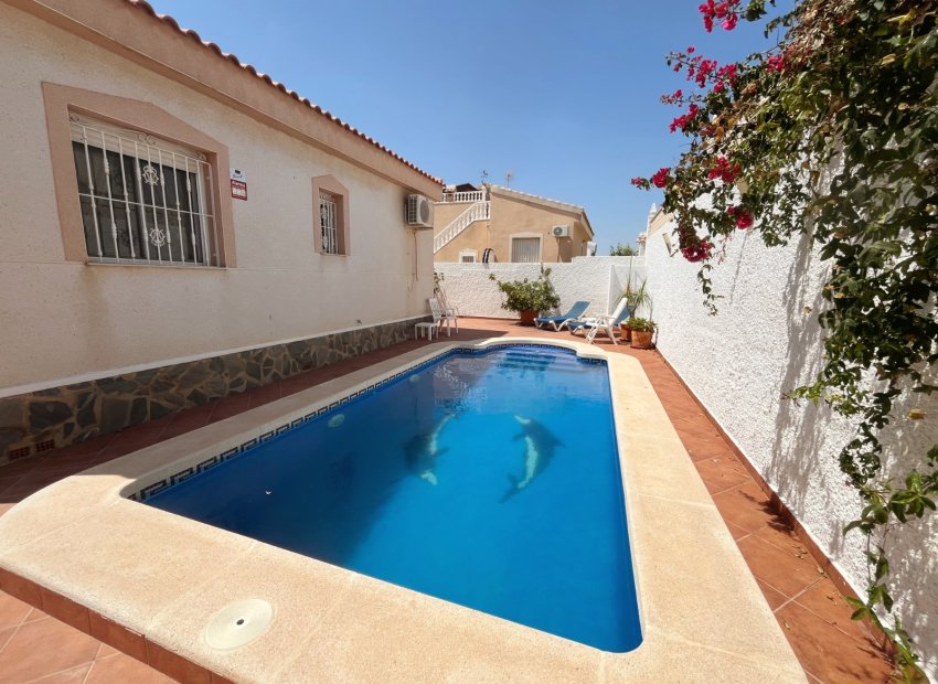 Herverkoop - Vrijstaande woning / Villa -
Ciudad Quesada - Rojales - Airstrip
