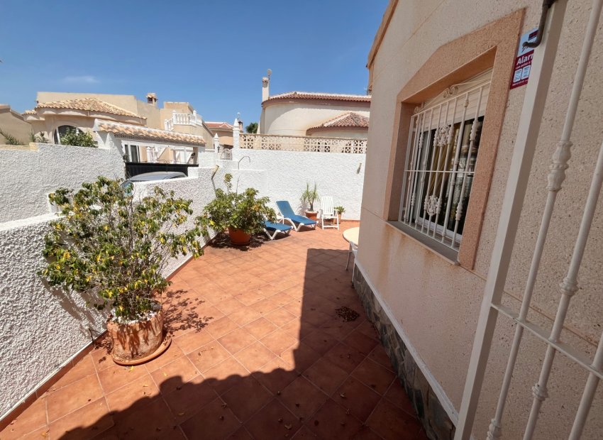 Herverkoop - Vrijstaande woning / Villa -
Ciudad Quesada - Rojales - Airstrip