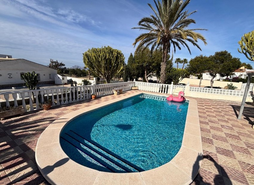 Herverkoop - Vrijstaande woning / Villa -
Ciudad Quesada - Rojales - CENTRO