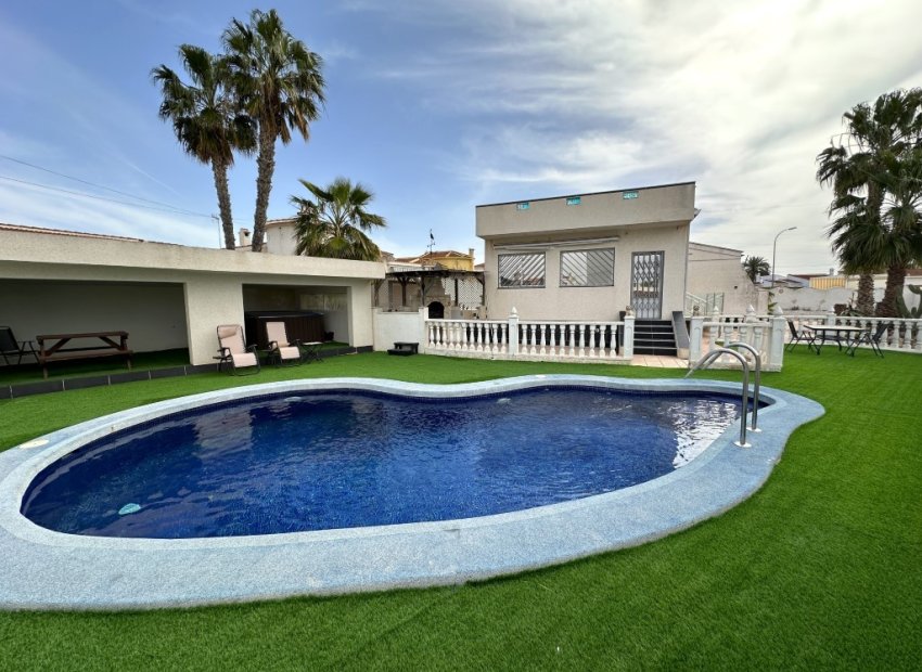 Herverkoop - Vrijstaande woning / Villa -
Ciudad Quesada - Rojales - Ciudad Quesada