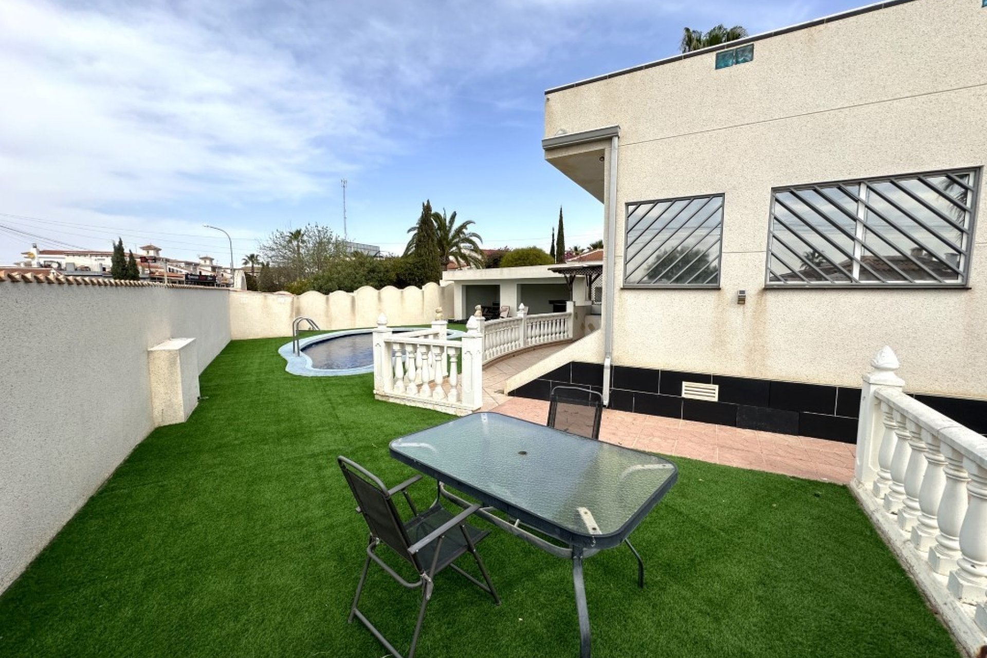 Herverkoop - Vrijstaande woning / Villa -
Ciudad Quesada - Rojales - Ciudad Quesada
