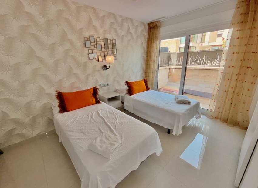 Herverkoop - Vrijstaande woning / Villa -
Ciudad Quesada - Rojales - Pueblo Bravo