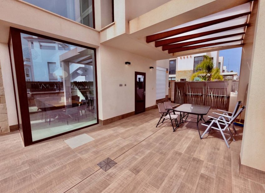 Herverkoop - Vrijstaande woning / Villa -
Ciudad Quesada - Rojales - Pueblo Bravo