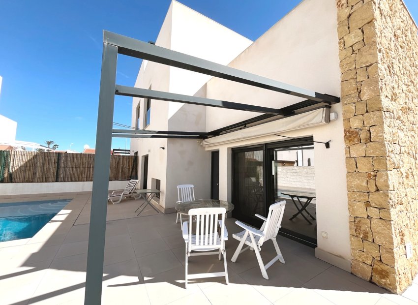 Herverkoop - Vrijstaande woning / Villa -
Ciudad Quesada - Rojales - Pueblo Bravo