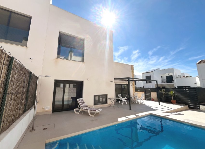 Herverkoop - Vrijstaande woning / Villa -
Ciudad Quesada - Rojales - Pueblo Bravo