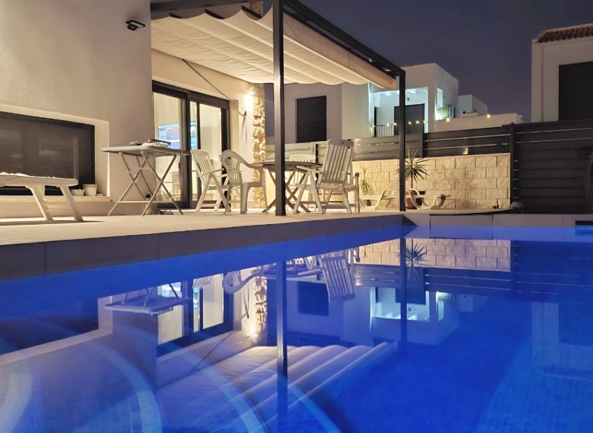 Herverkoop - Vrijstaande woning / Villa -
Ciudad Quesada - Rojales - Pueblo Bravo