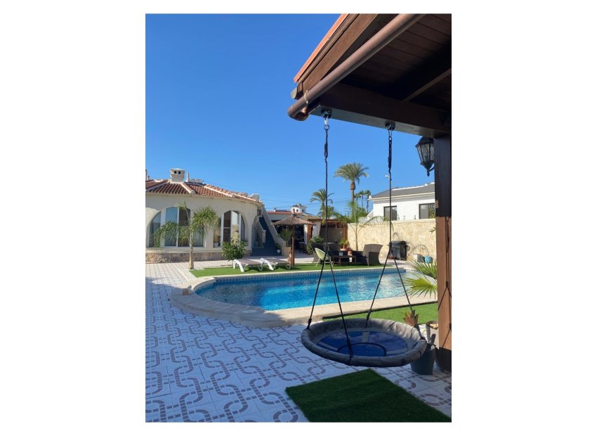 Herverkoop - Vrijstaande woning / Villa -
Ciudad Quesada - Rojales - Quesada Center