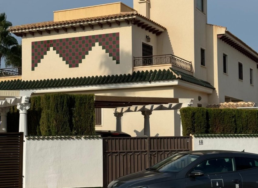 Herverkoop - Vrijstaande woning / Villa -
Ciudad Quesada - Rojales - Rojales