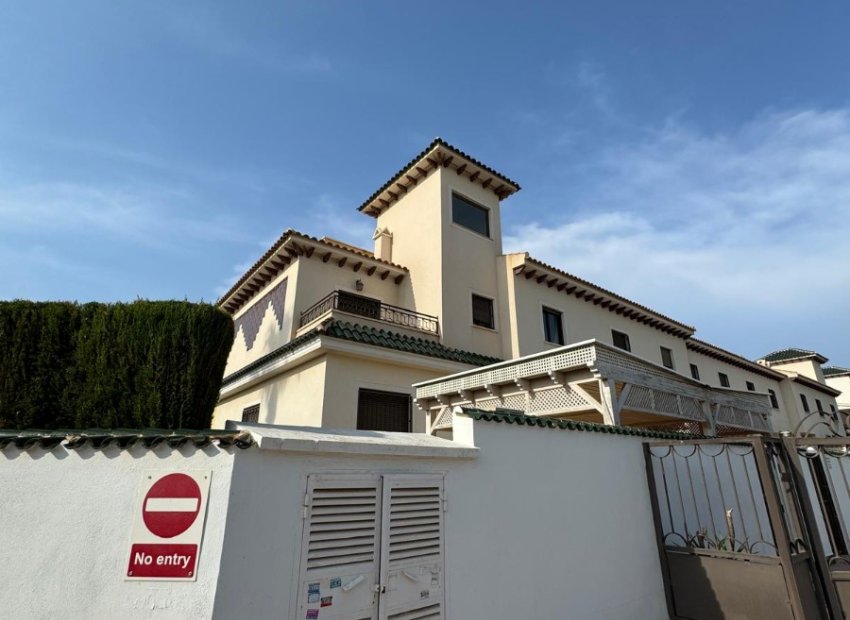 Herverkoop - Vrijstaande woning / Villa -
Ciudad Quesada - Rojales - Rojales