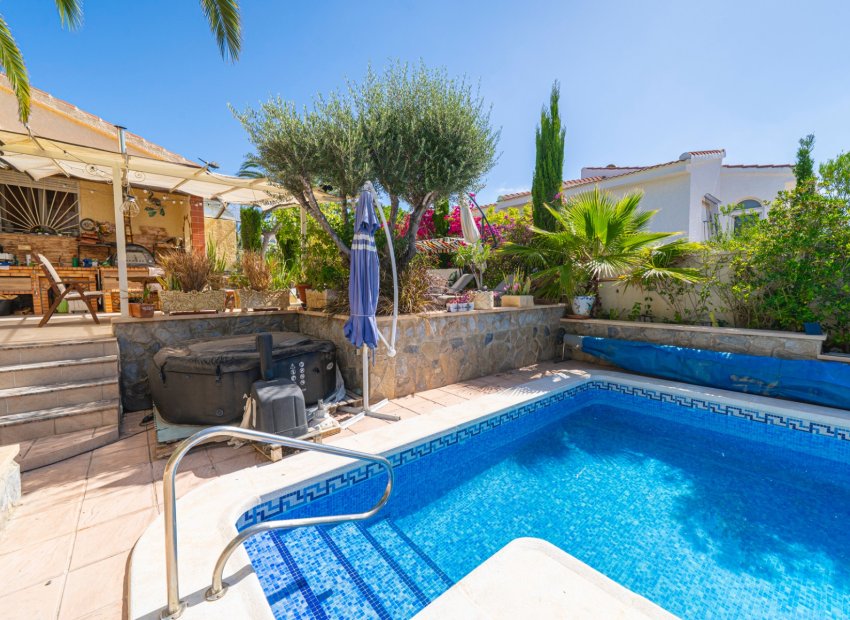 Herverkoop - Vrijstaande woning / Villa -
Ciudad Quesada - Rojales - Rojales