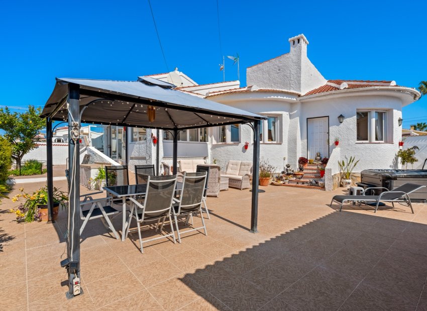 Herverkoop - Vrijstaande woning / Villa -
Ciudad Quesada - Rojales - Rojales