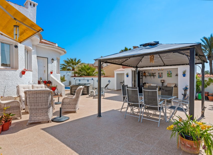 Herverkoop - Vrijstaande woning / Villa -
Ciudad Quesada - Rojales - Rojales
