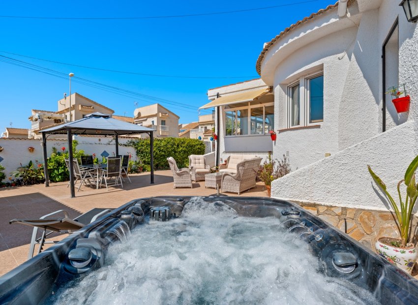 Herverkoop - Vrijstaande woning / Villa -
Ciudad Quesada - Rojales - Rojales