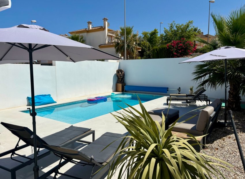 Herverkoop - Vrijstaande woning / Villa -
Ciudad Quesada - Rojales - Rojales