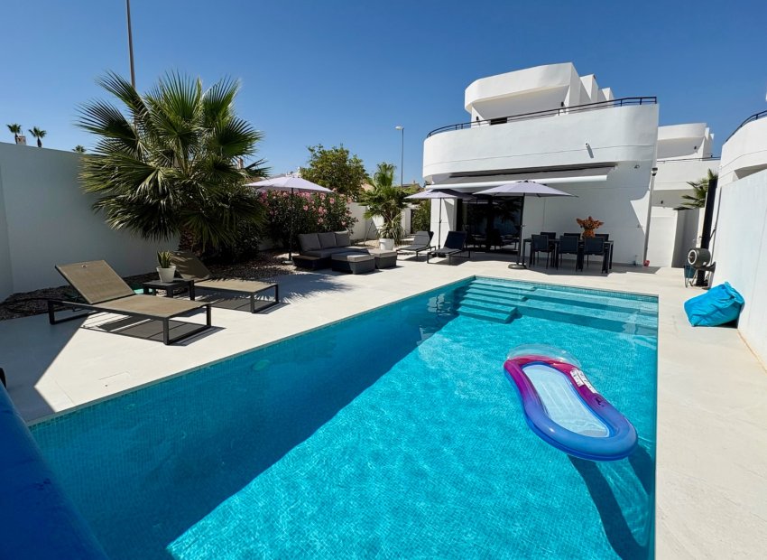 Herverkoop - Vrijstaande woning / Villa -
Ciudad Quesada - Rojales - Rojales