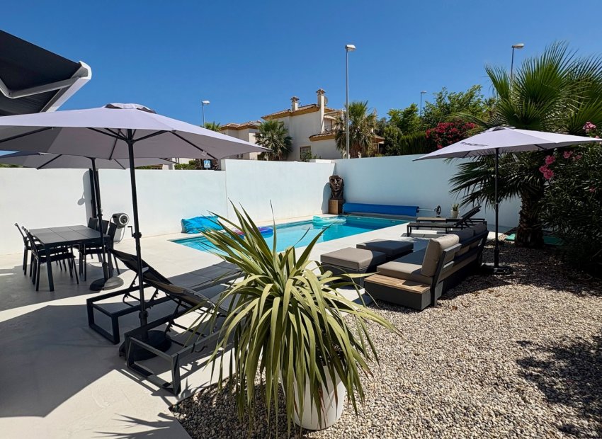 Herverkoop - Vrijstaande woning / Villa -
Ciudad Quesada - Rojales - Rojales
