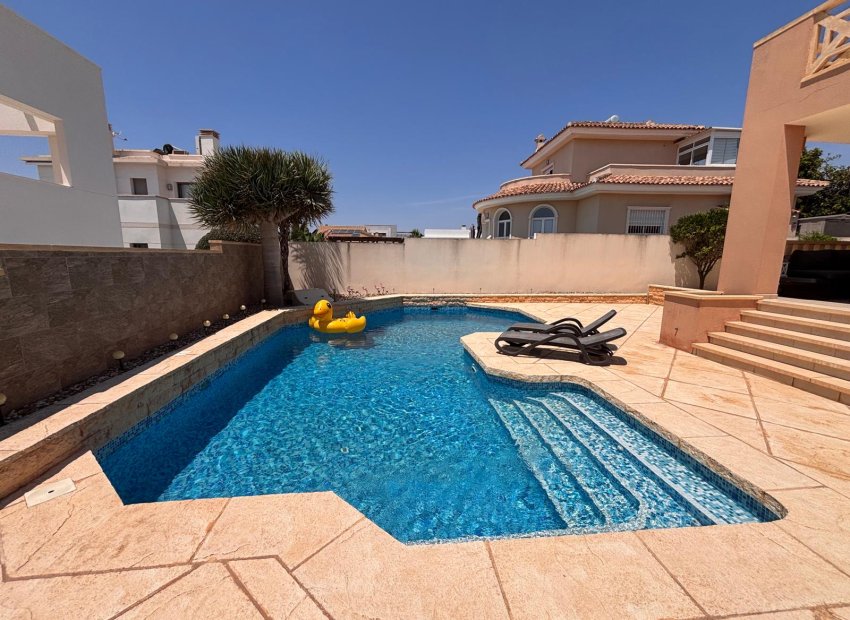 Herverkoop - Vrijstaande woning / Villa -
Ciudad Quesada - Rojales - Urbanización Ciudad Quesada