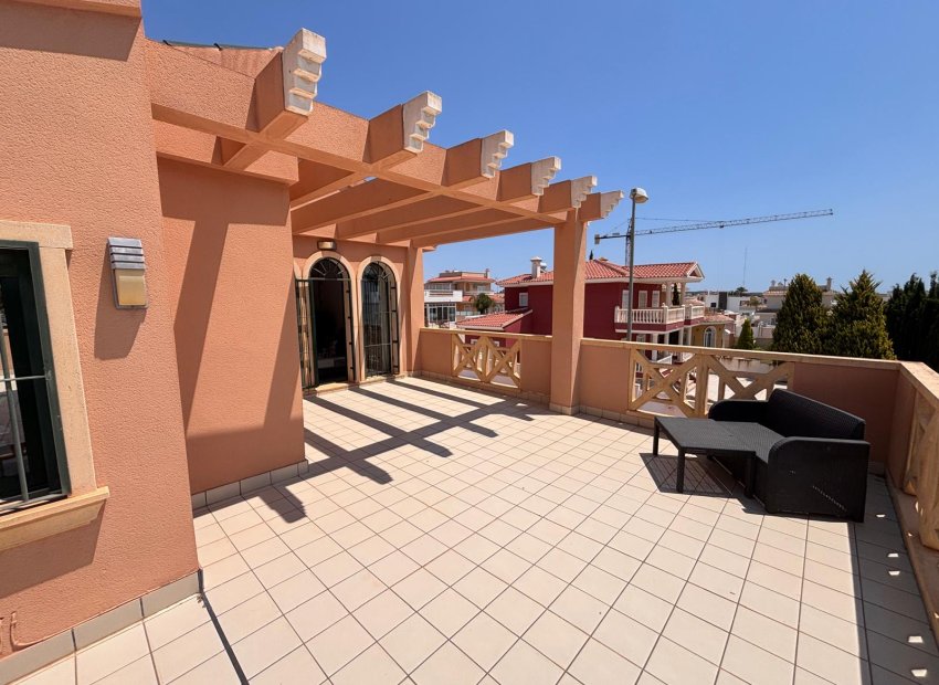 Herverkoop - Vrijstaande woning / Villa -
Ciudad Quesada - Rojales - Urbanización Ciudad Quesada