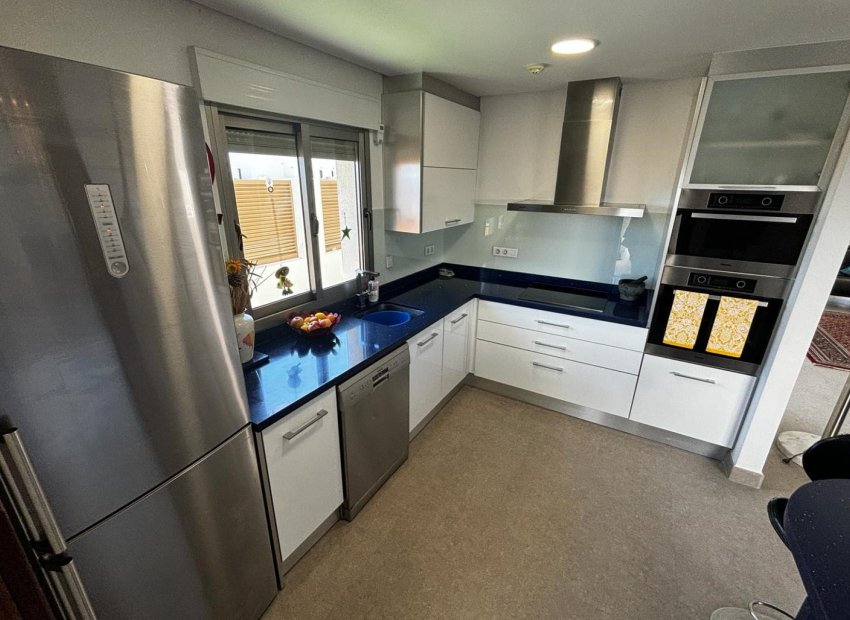 Herverkoop - Vrijstaande woning / Villa -
Cox