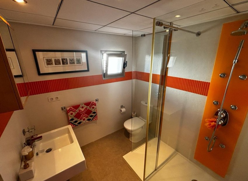 Herverkoop - Vrijstaande woning / Villa -
Cox