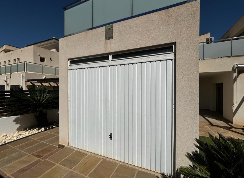 Herverkoop - Vrijstaande woning / Villa -
Cox