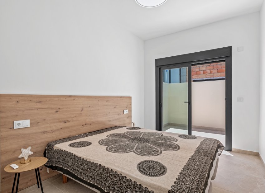 Herverkoop - Vrijstaande woning / Villa -
Daya Nueva - Costa Blanca South